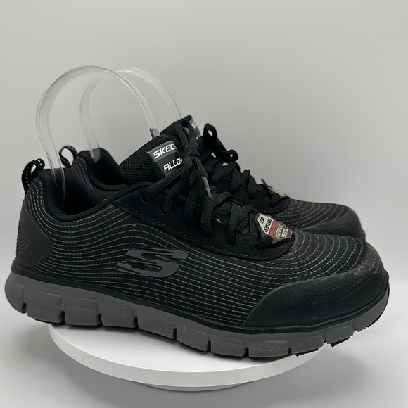 SKECHERS Women’s Lightweight Alloy Toe Safety Work Shoe, Size 7 - Picture 1 of 8